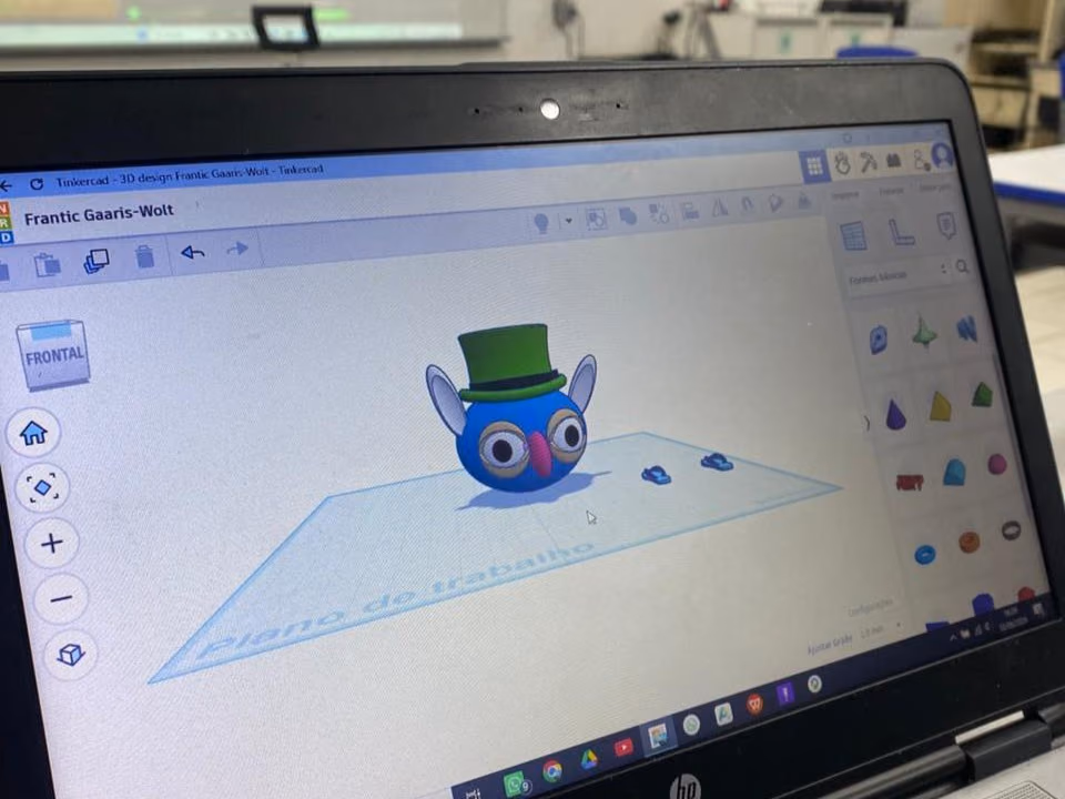 Creation activity in Tinkercad during one of the Frota Hacker experiences
