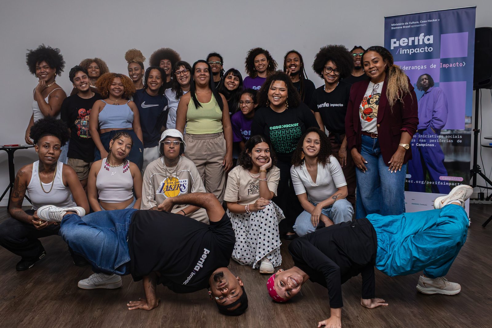 Lideranças do PerifaImpacto reunidas em encontro de formação