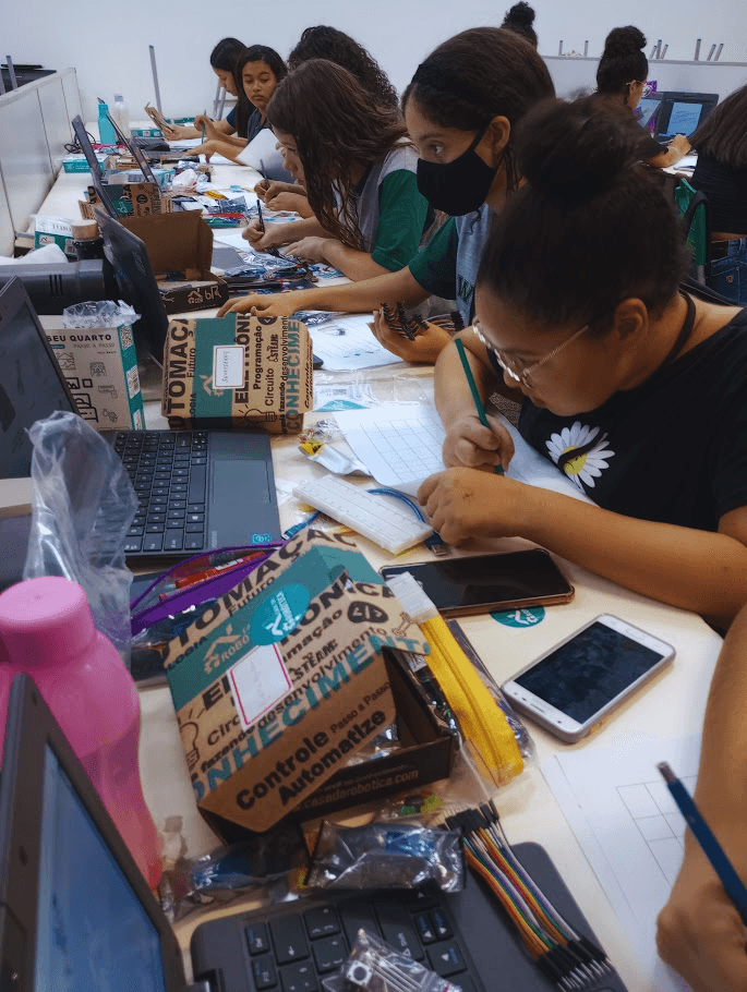 Aulas do programa Minas em Tech em 2022 em Sumaré (SP), na Escola Estadual Wadih Jorge Maluf.
